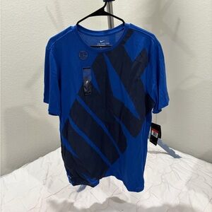 Nike Men's Blue and Black Graphic Tee